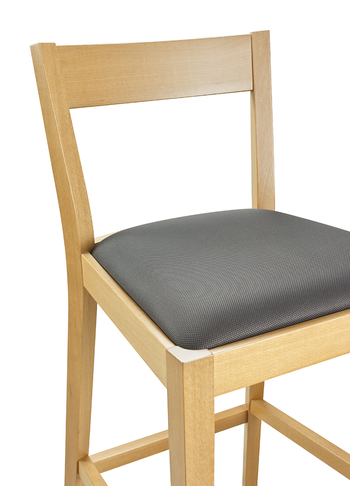 Beizton: Buche dunkel | Bezug: Tessaro 233x4411