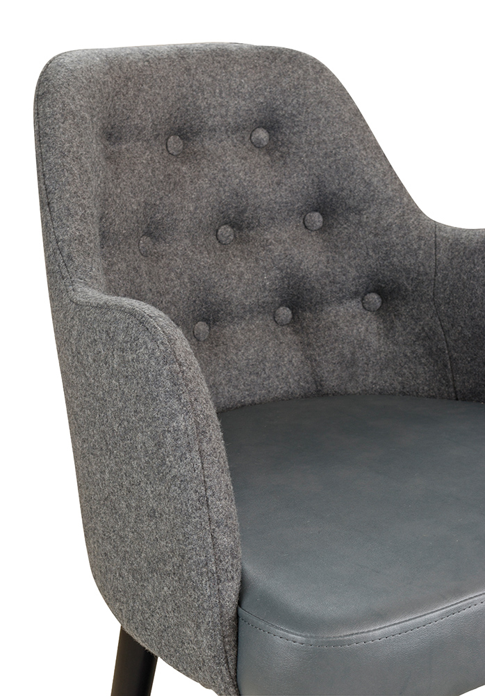 Beizton: PS01 | Bezug Sitz: A1974 | Rücken: A2082