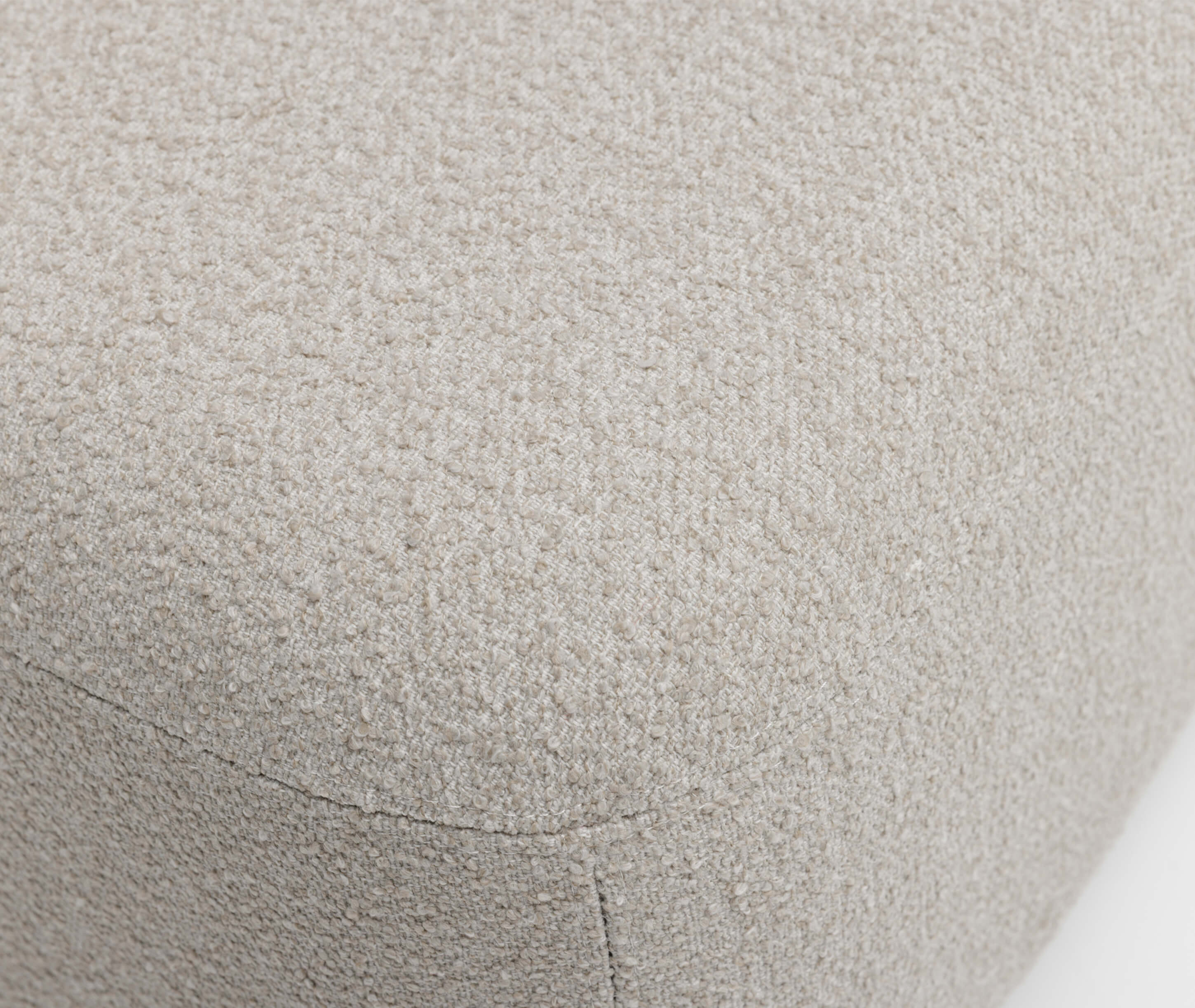 Sessel Lounge mit Bouclé Stoff und Aluminiumgestell für Outdoor Lounge - Detailansicht