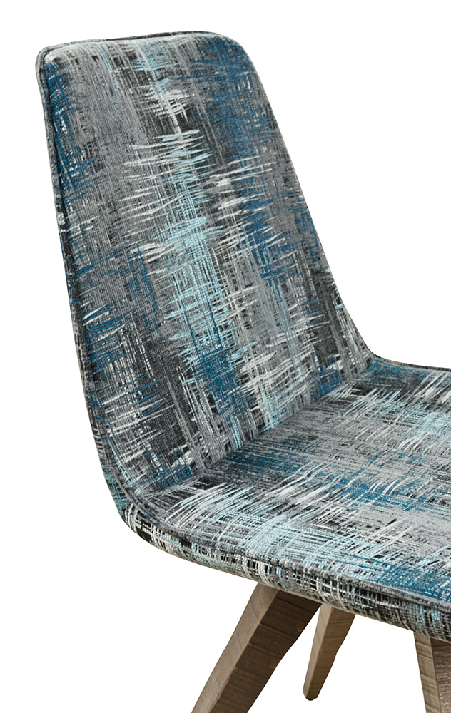 Beizton: Wildeiche MTS | Bezug: VAHÖ-434 | Gestell: Used look (auf Anfrage)
