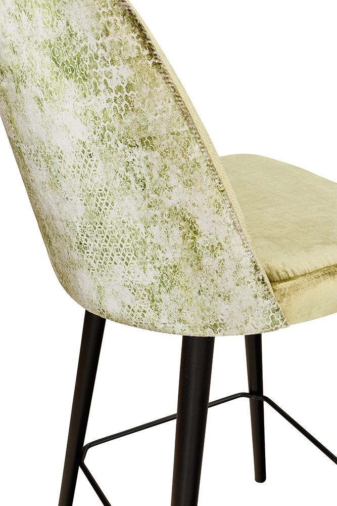 Beizton: PS01 | Bezug Sitz: A3424 | Rücken innen: A3438 | Rücken außen: A3459