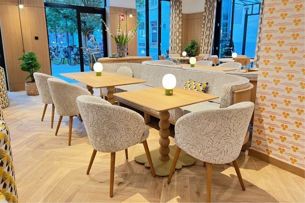 Einrichutng-Gastrobar-Charlie-Bielefeld-Gewerke-Party-Schnieder-Moebel